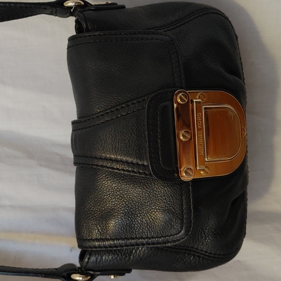 Michael Kors Handbags - Michael Kors Charlton Purse Gold Buckle Strap Black Leather Crossbody Handbag